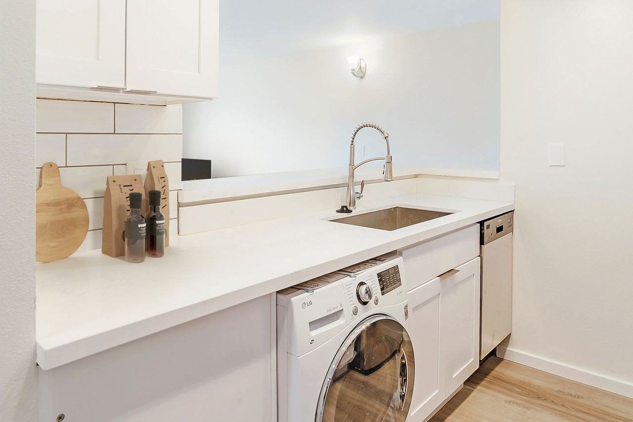 Ballard Heights Apartments - Photo 3 of 10