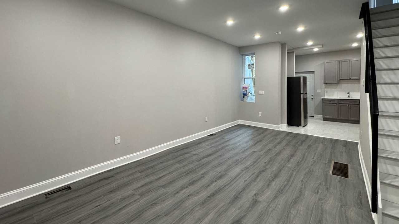 2603 W Seltzer St - Photo 2 of 13