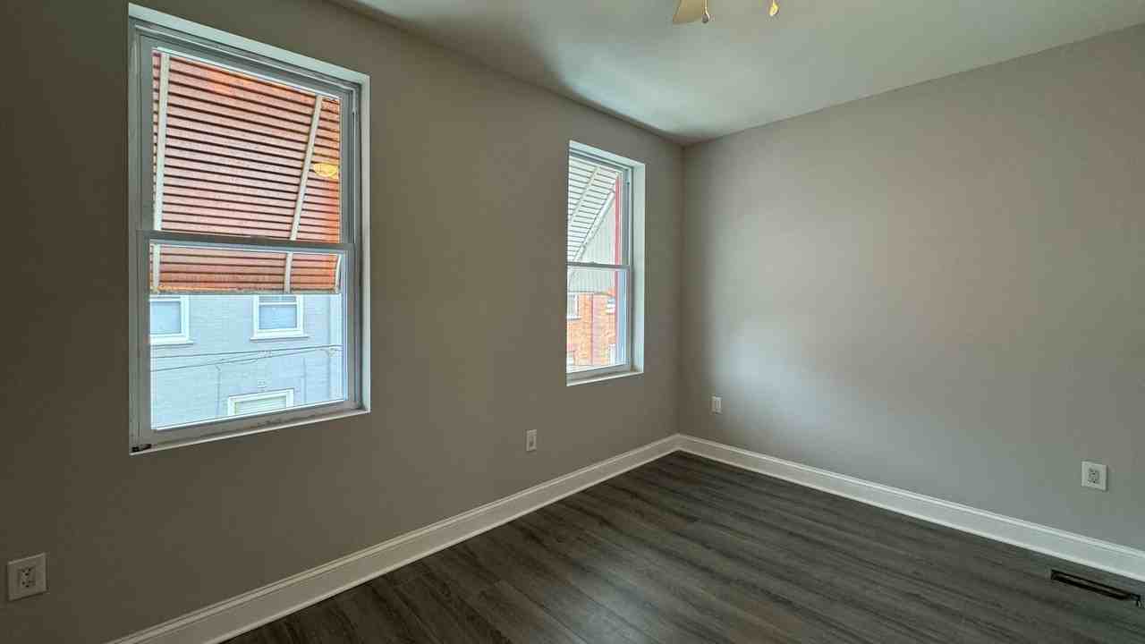 2603 W Seltzer St - Photo 5 of 13