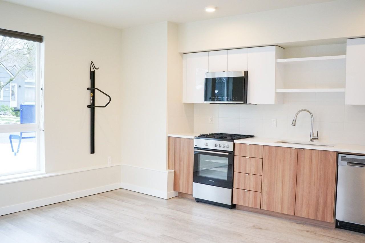 5080 Ne 33rd Ave #4 - Photo 3 of 12