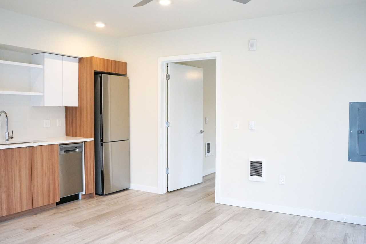 5080 Ne 33rd Ave #4 - Photo 7 of 12