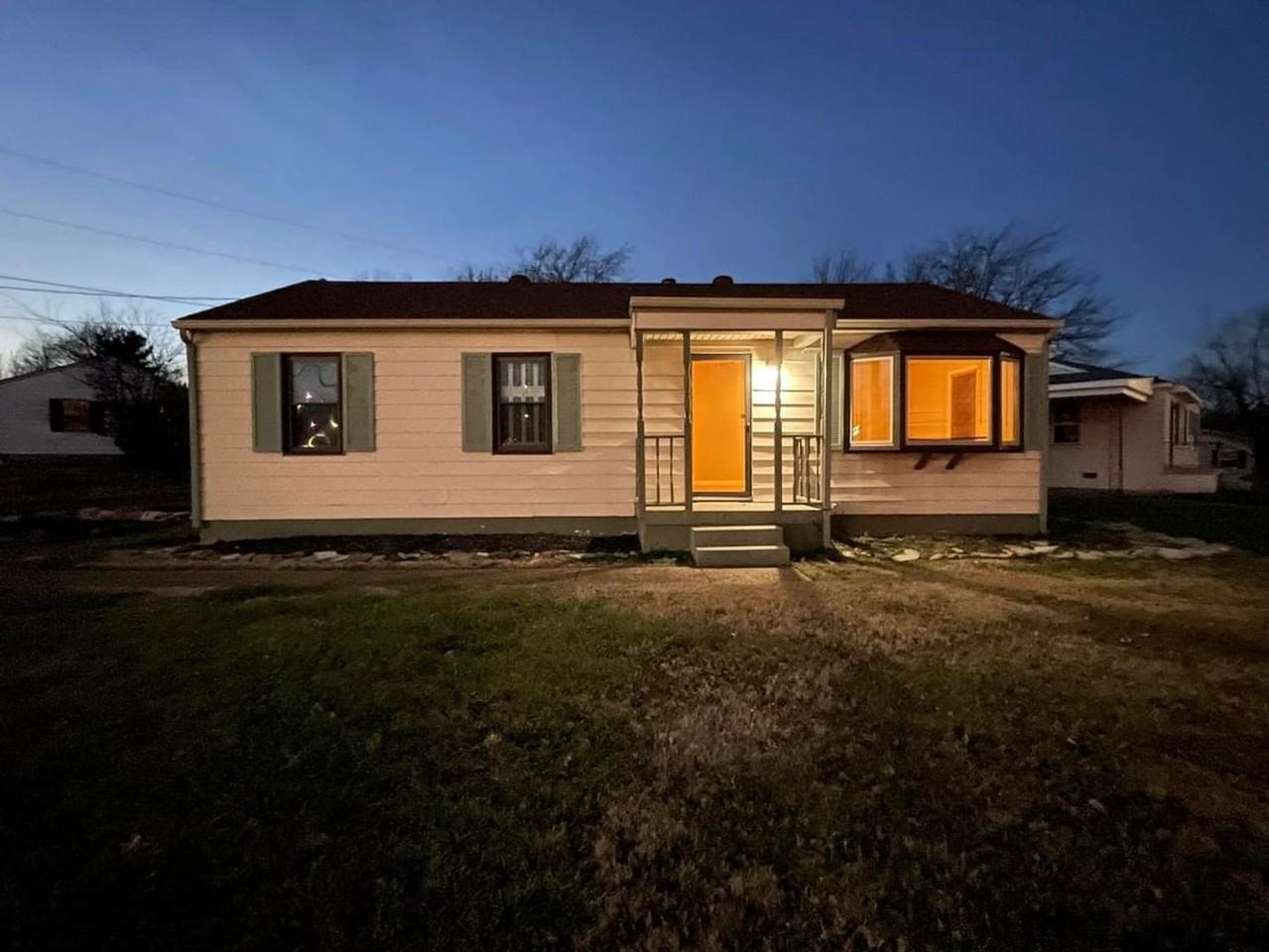 2327 Lone Oak Rd - Photo 2 of 10