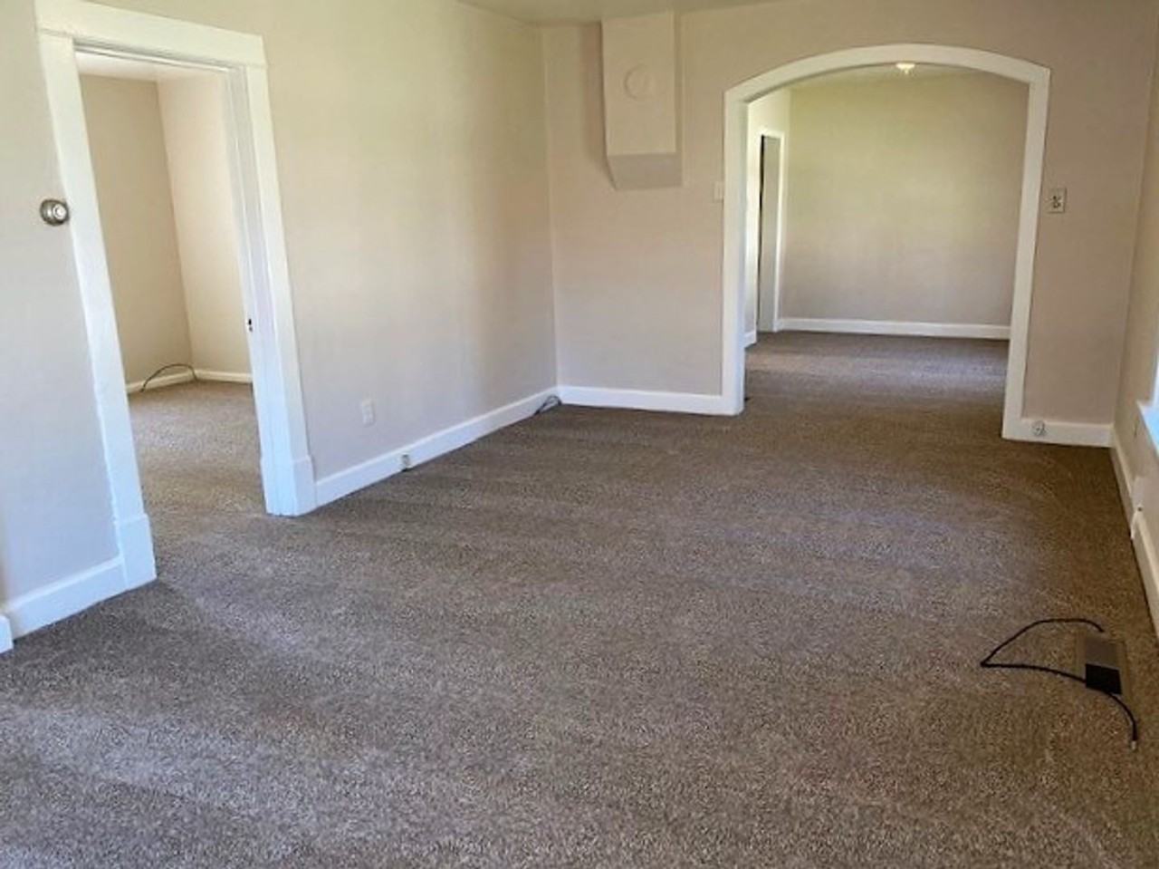 420 Durland Ave - Photo 3 of 10