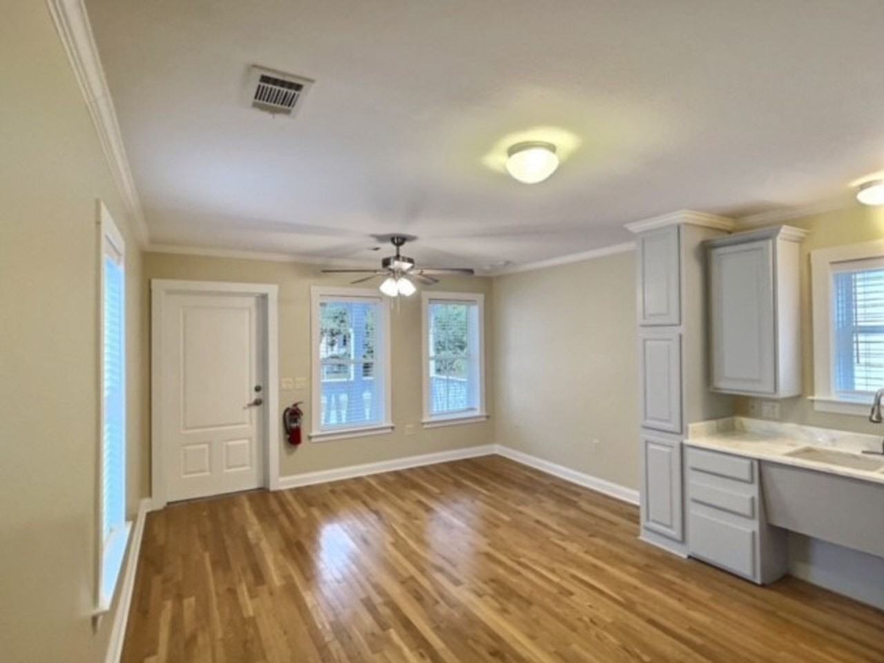 602 Cottage Square Ln - Photo 2 of 21