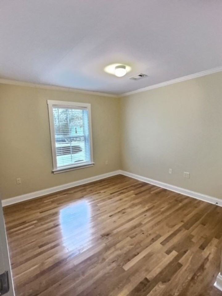 602 Cottage Square Ln - Photo 4 of 21