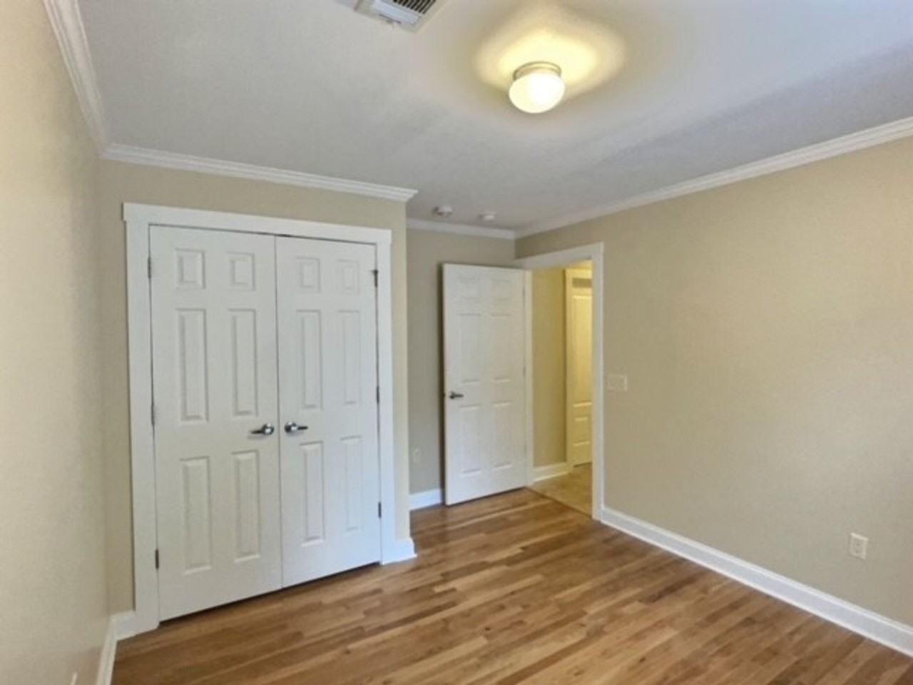 602 Cottage Square Ln - Photo 6 of 21