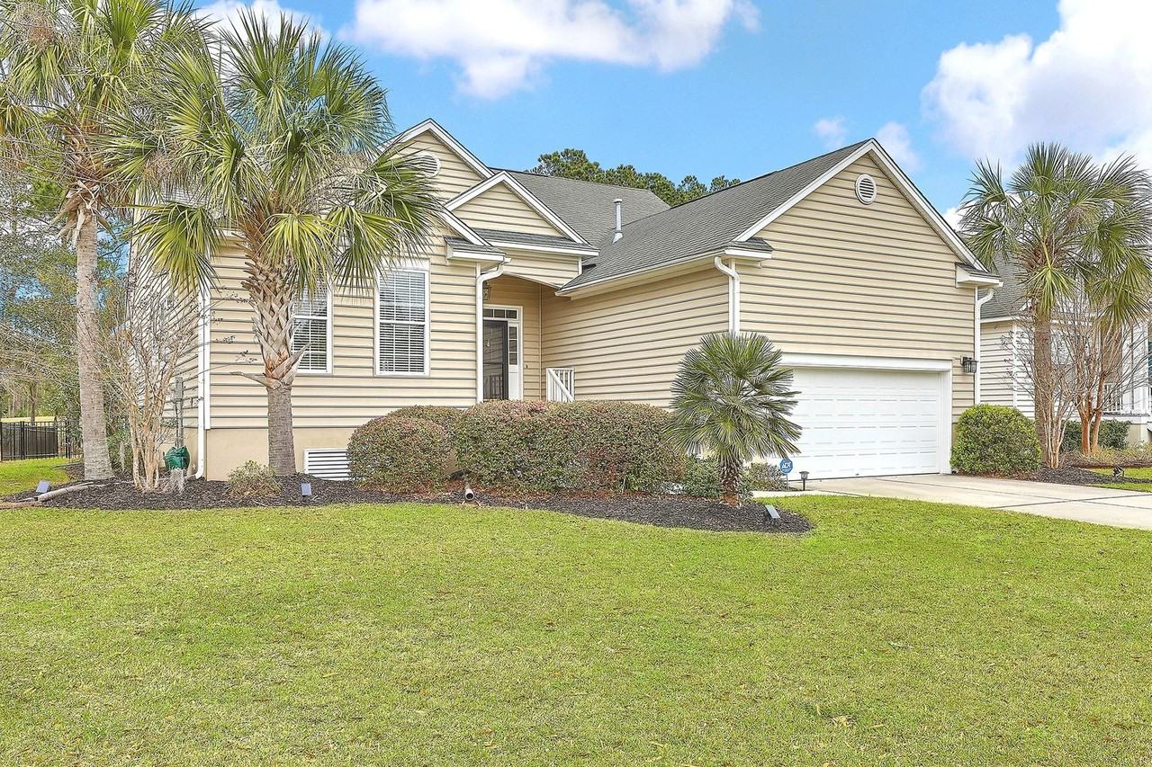 1485 Oakhurst Dr - Photo 2 of 27