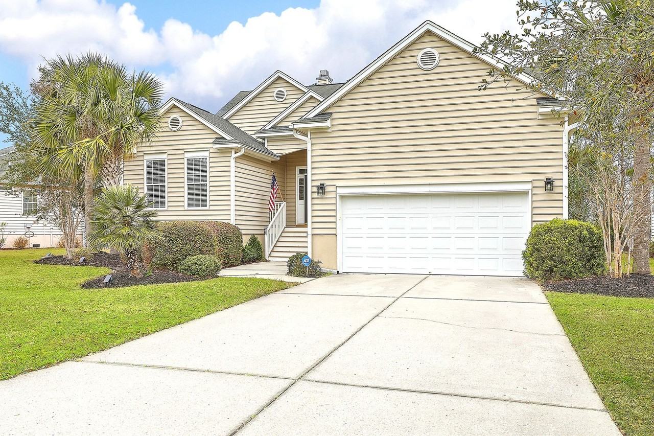 1485 Oakhurst Dr - Photo 3 of 27