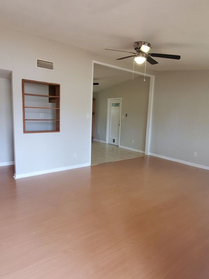 8106 Aegean Ave - Photo 2 of 13