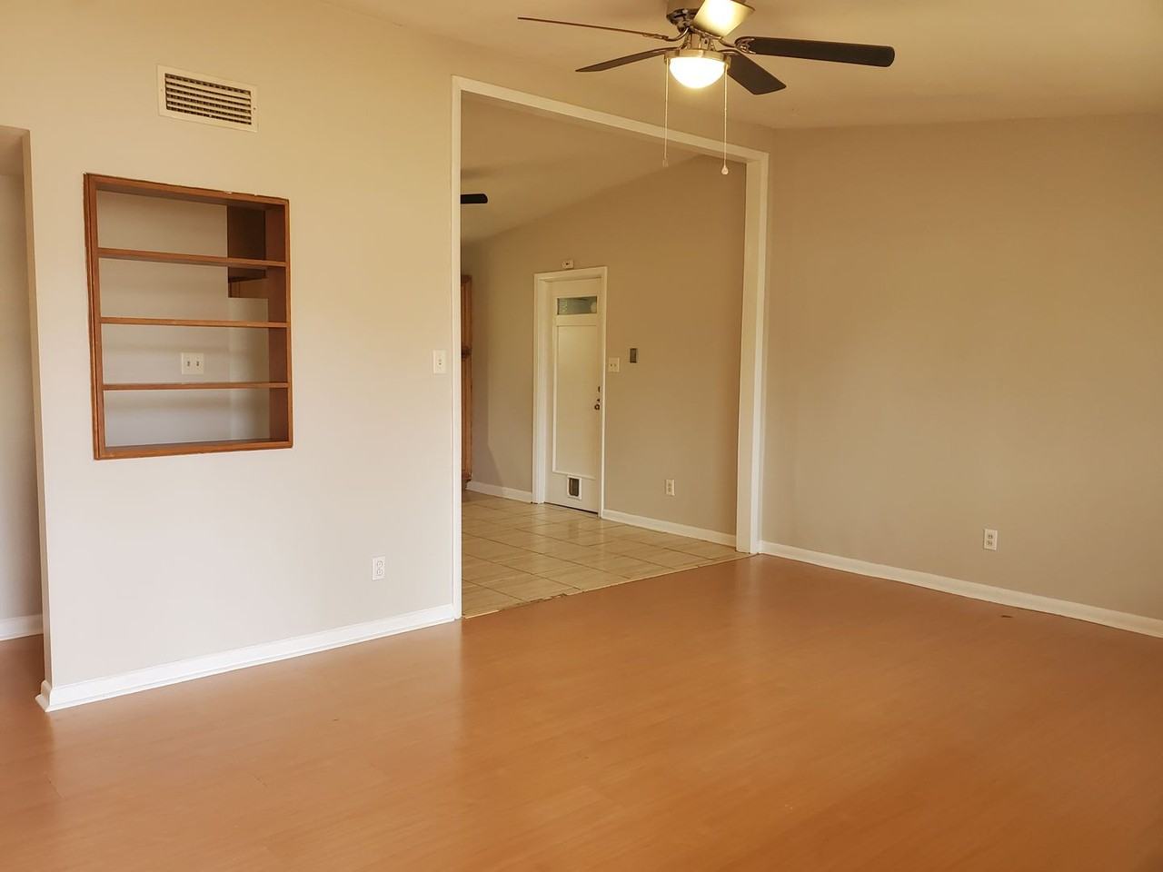 8106 Aegean Ave - Photo 3 of 13