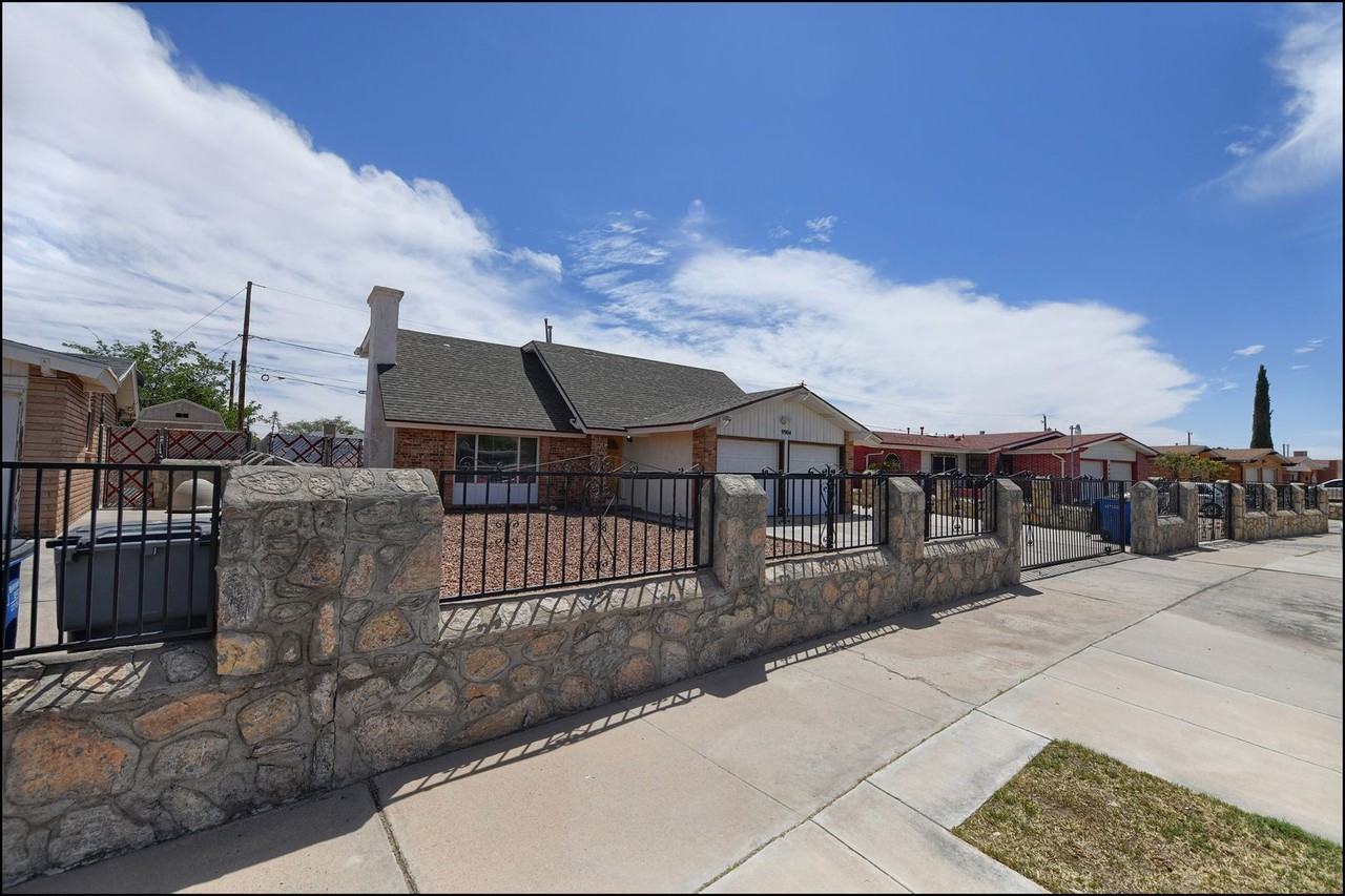 9904 Genie Dr - Photo 3 of 40