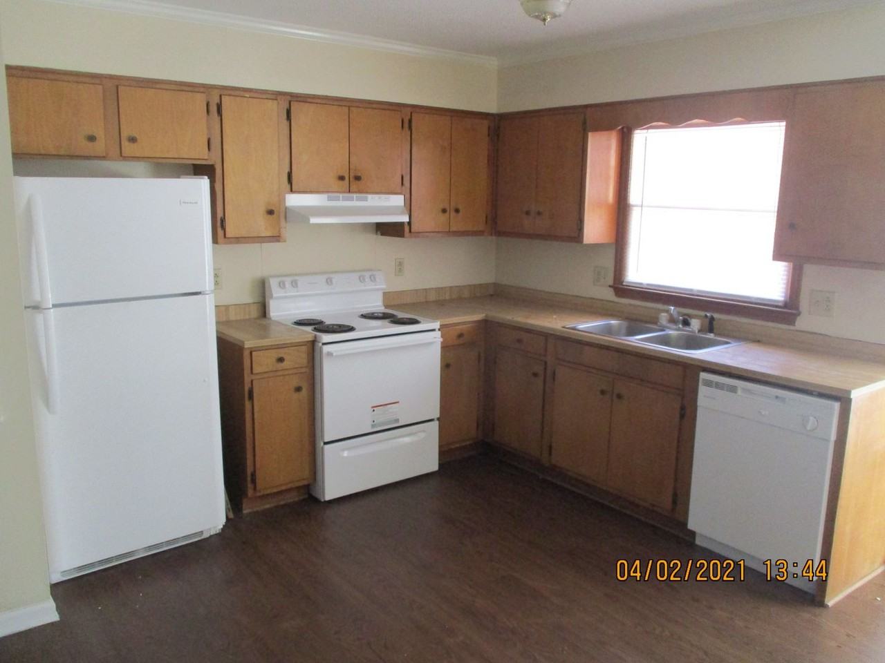 2808 Falcon Ln Apt A - Photo 2 of 5