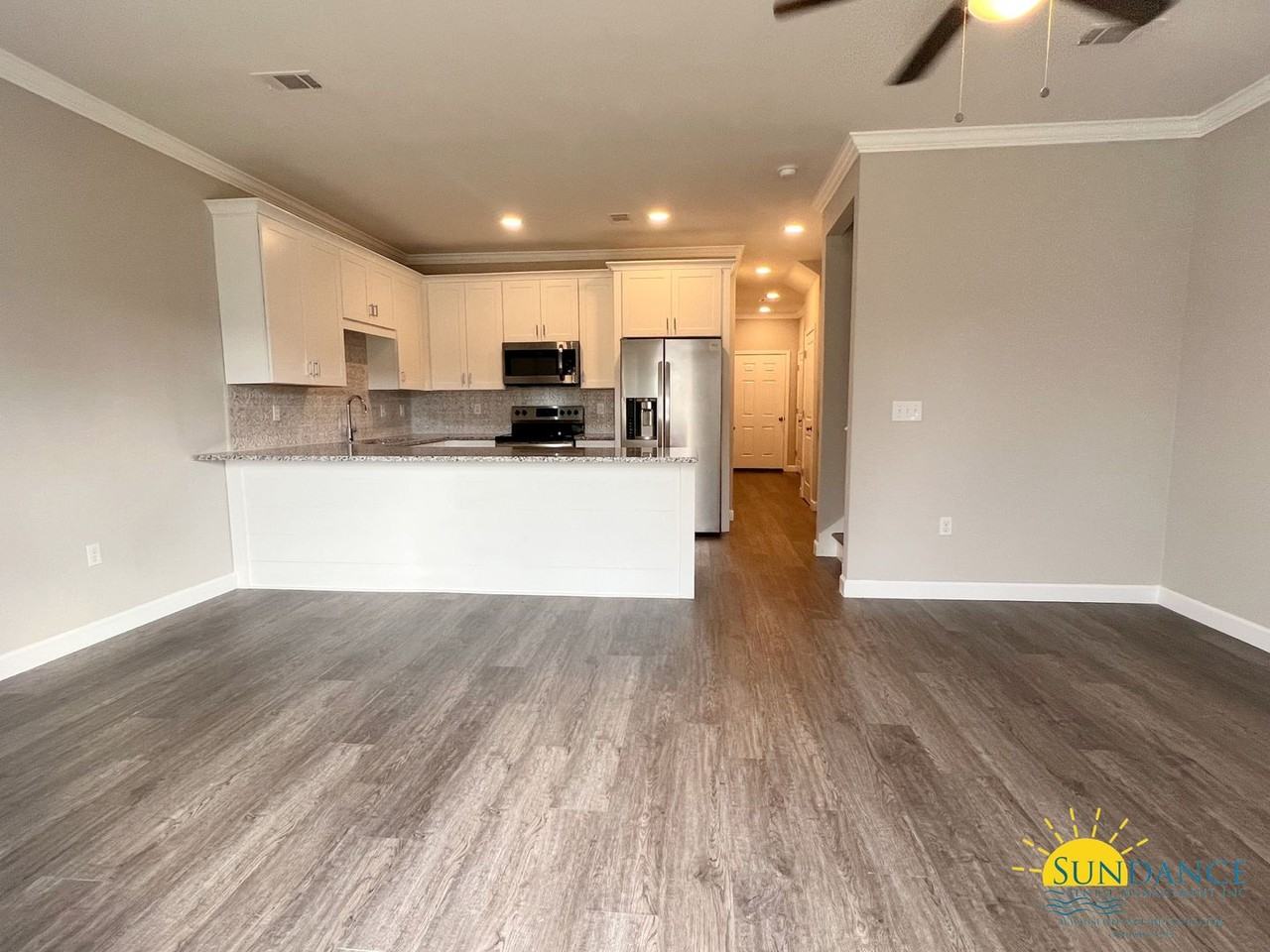 1800 Stable Ln - Photo 2 of 25