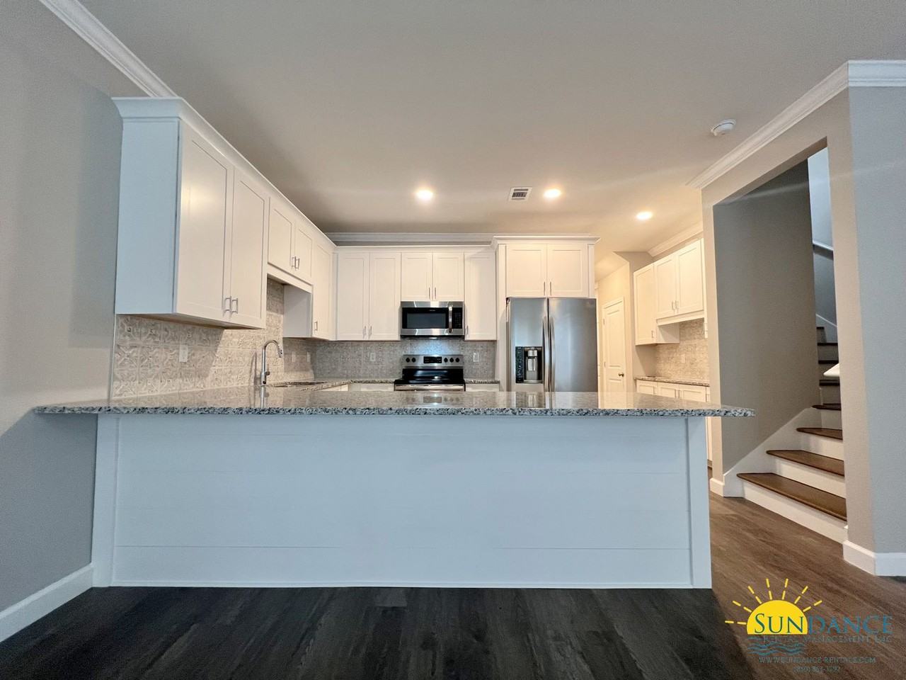 1800 Stable Ln - Photo 4 of 25