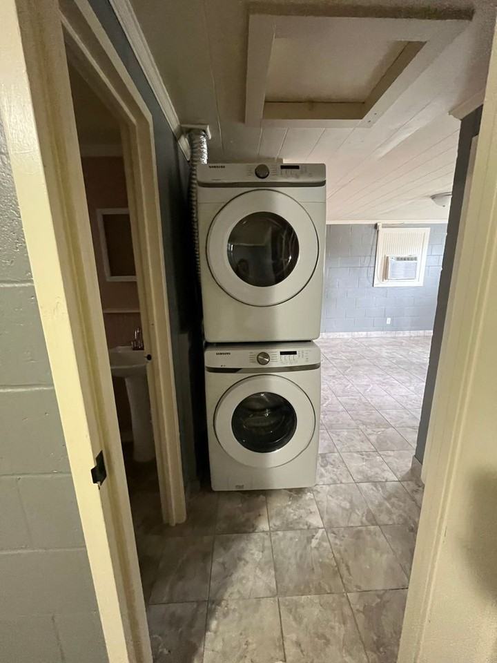 2455 Gervais St - Photo 2 of 6