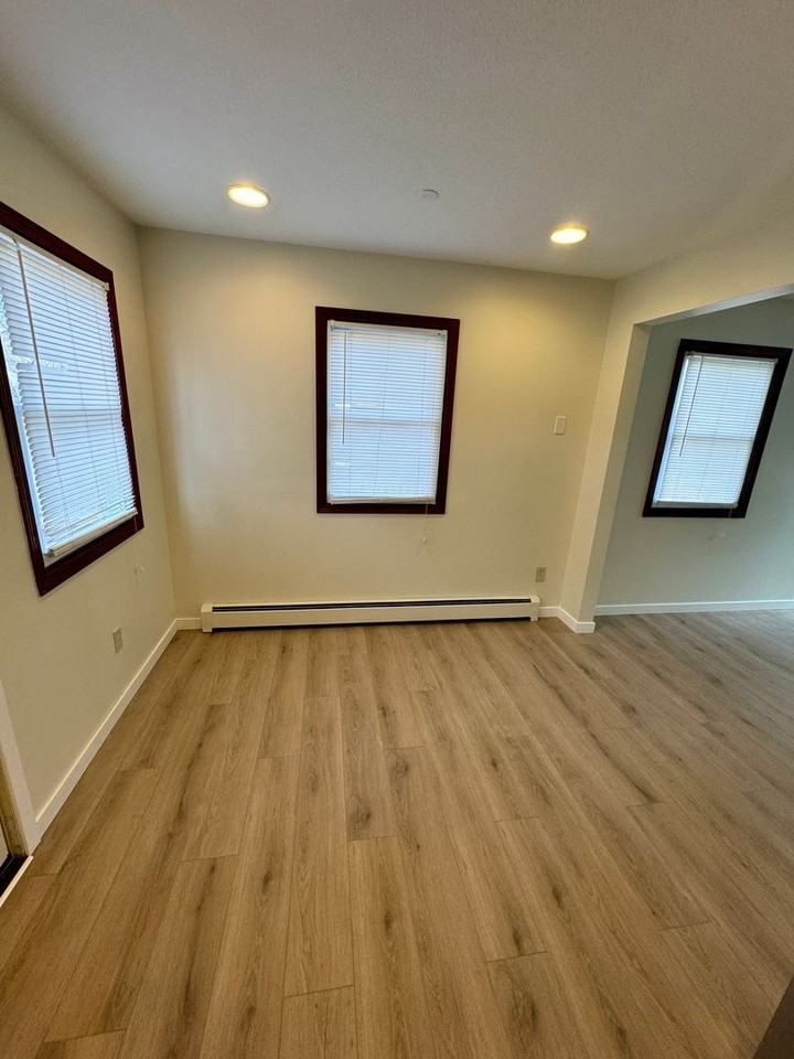 POF 934/942/946 - Photo 2 of 7