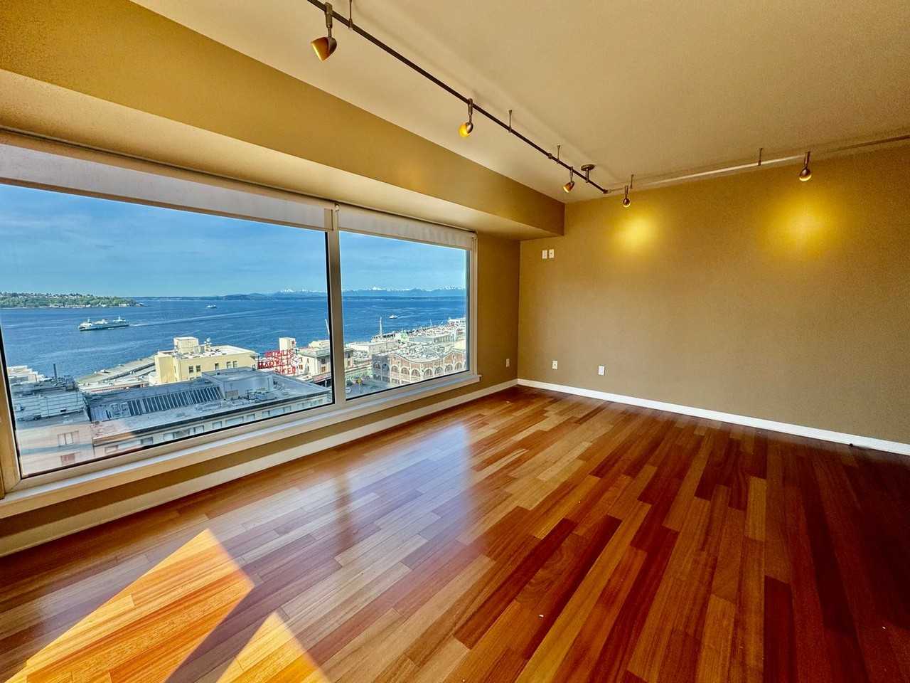 1415 2nd Ave #1009 - Photo 3 of 16