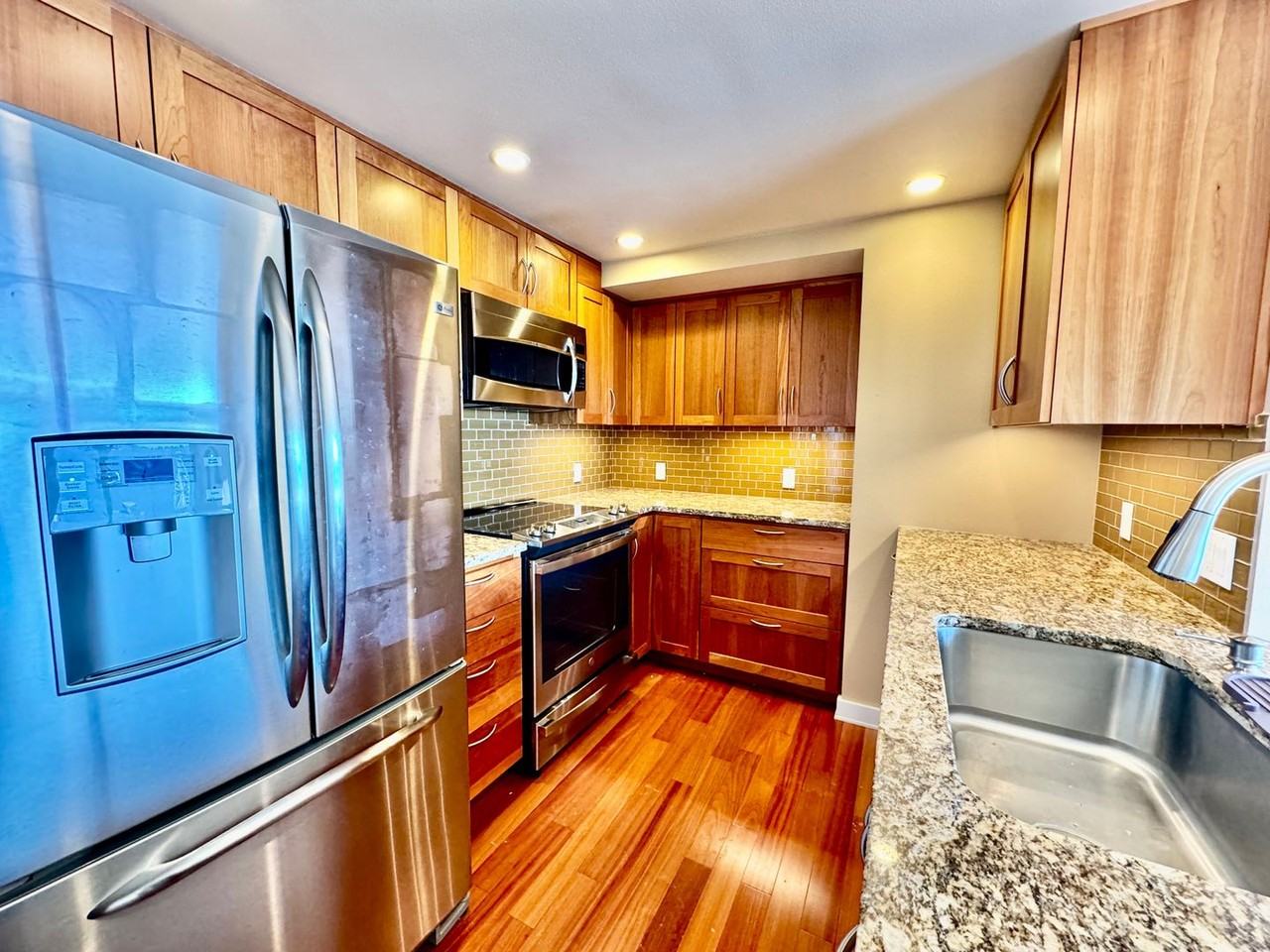 1415 2nd Ave #1009 - Photo 5 of 16