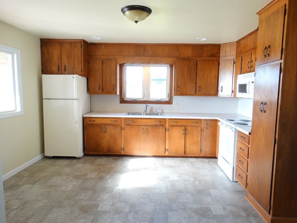 580 Clearview Rd - Photo 3 of 23