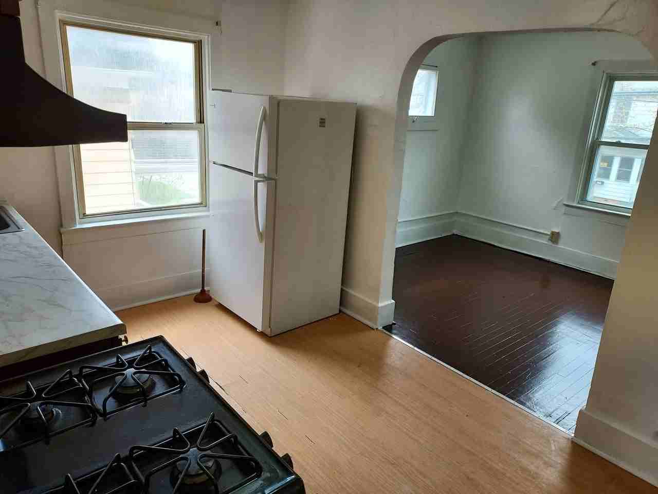 184 Santee St - Photo 2 of 8