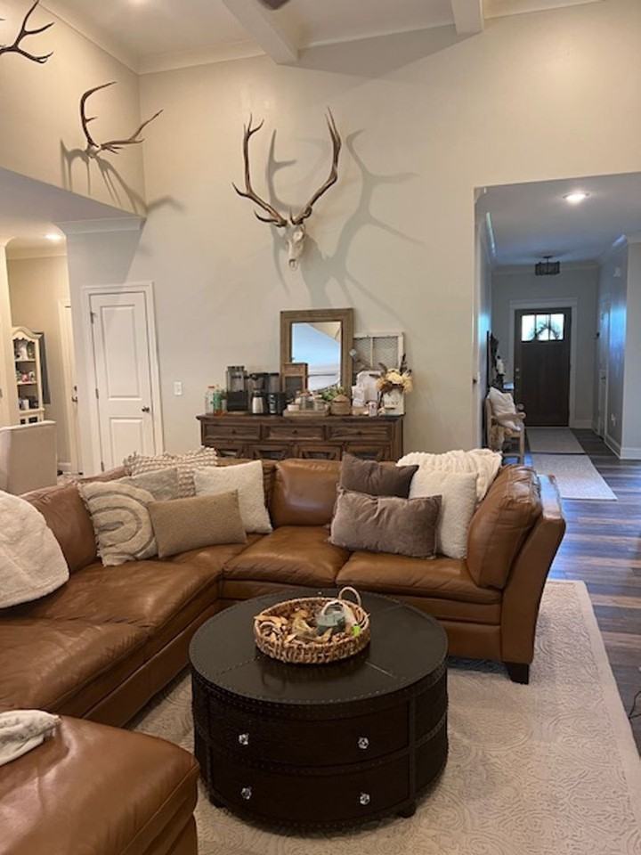 7078 Klingler Ln - Photo 2 of 16