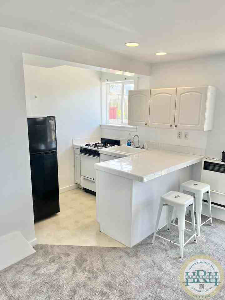 2443 41st Ave Lowr - Photo 2 of 11