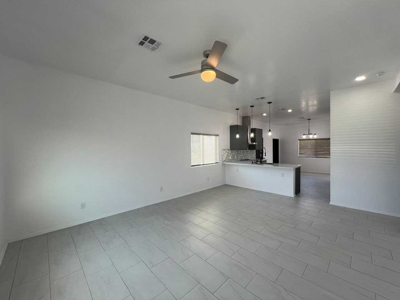 17240 S Avenue B 1/2 - Photo 3 of 30