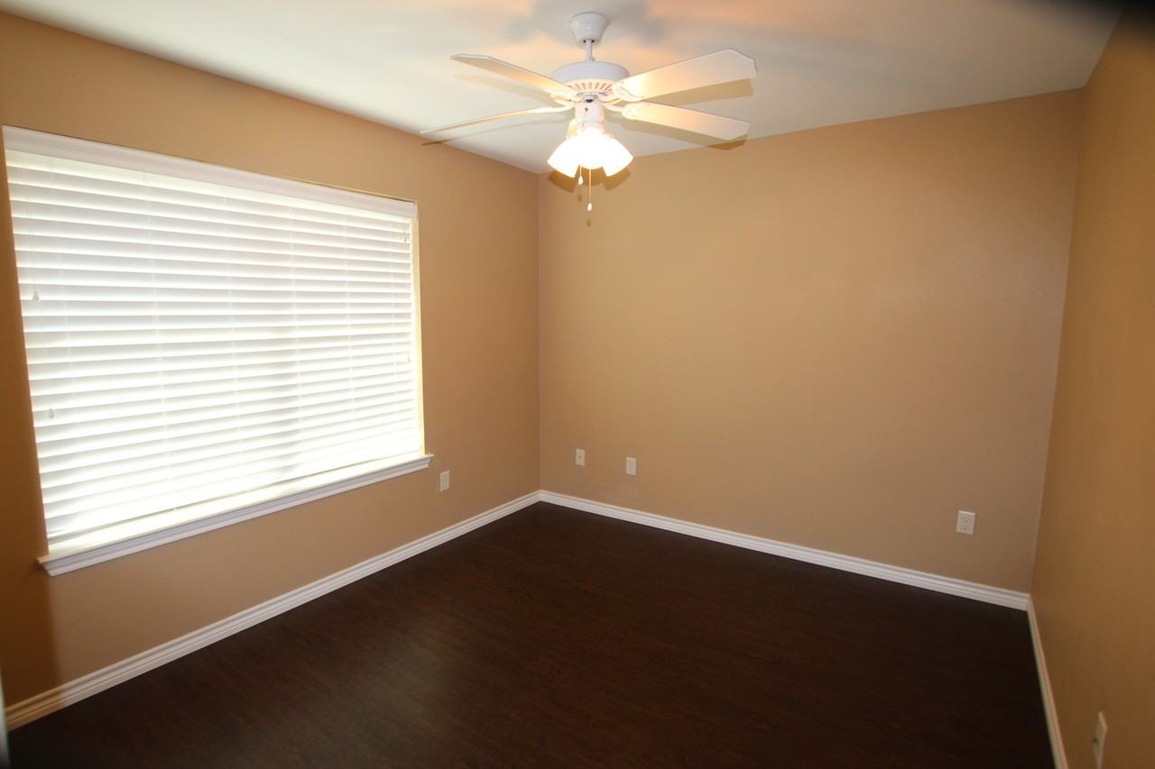 19391 King Ranch Dr - Photo 4 of 34