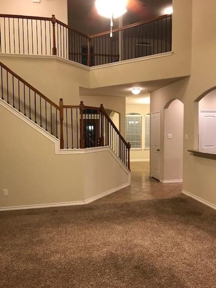 5533 Wisdom Court - Photo 7 of 14