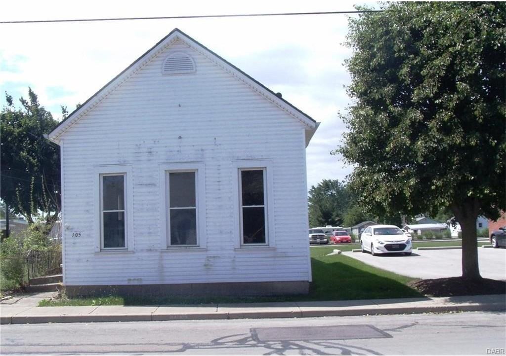 105 W Martindale Rd - Photo 2 of 15