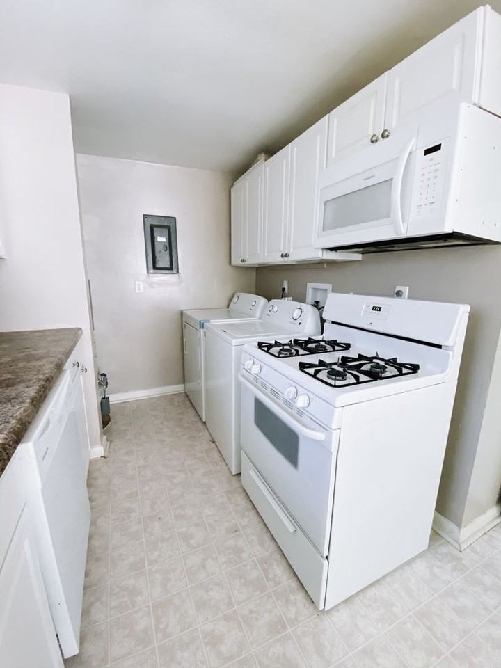 2022 Scott St - Photo 6 of 13