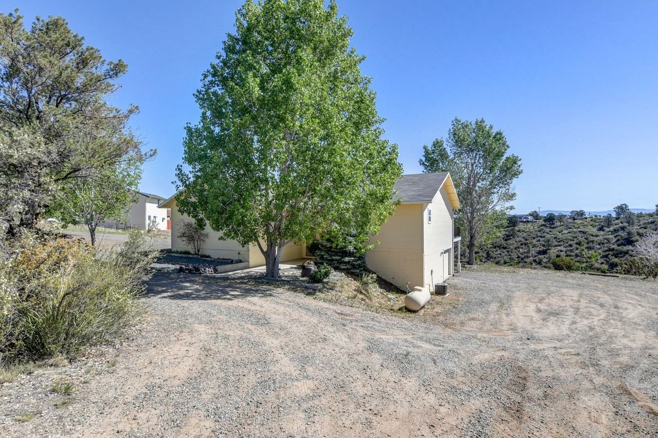1890 W Buena Vista Trl - Photo 3 of 48