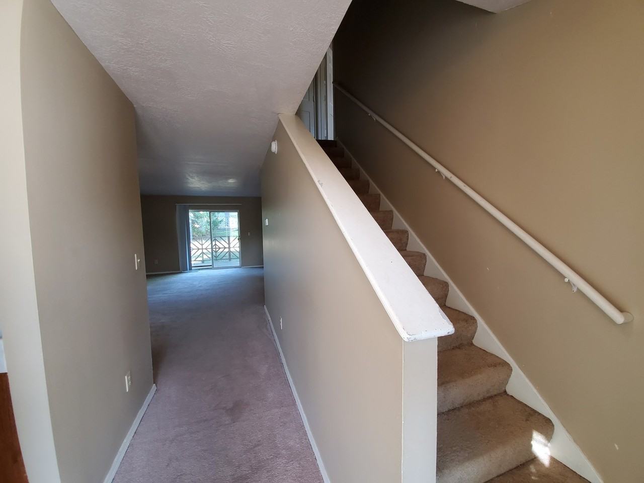 149 E Willow Ct - Photo 3 of 29