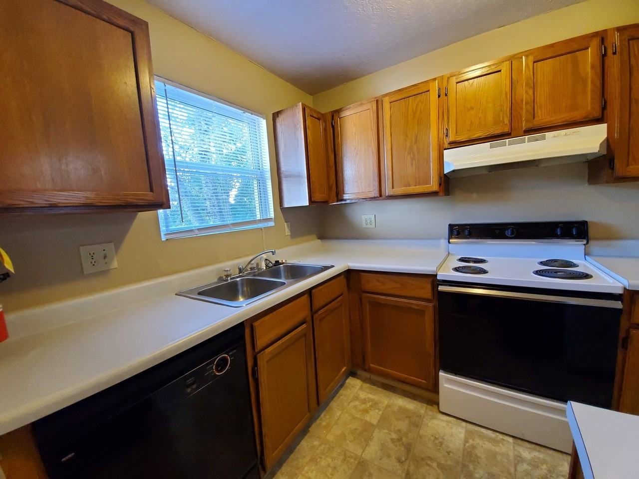 149 E Willow Ct - Photo 4 of 29