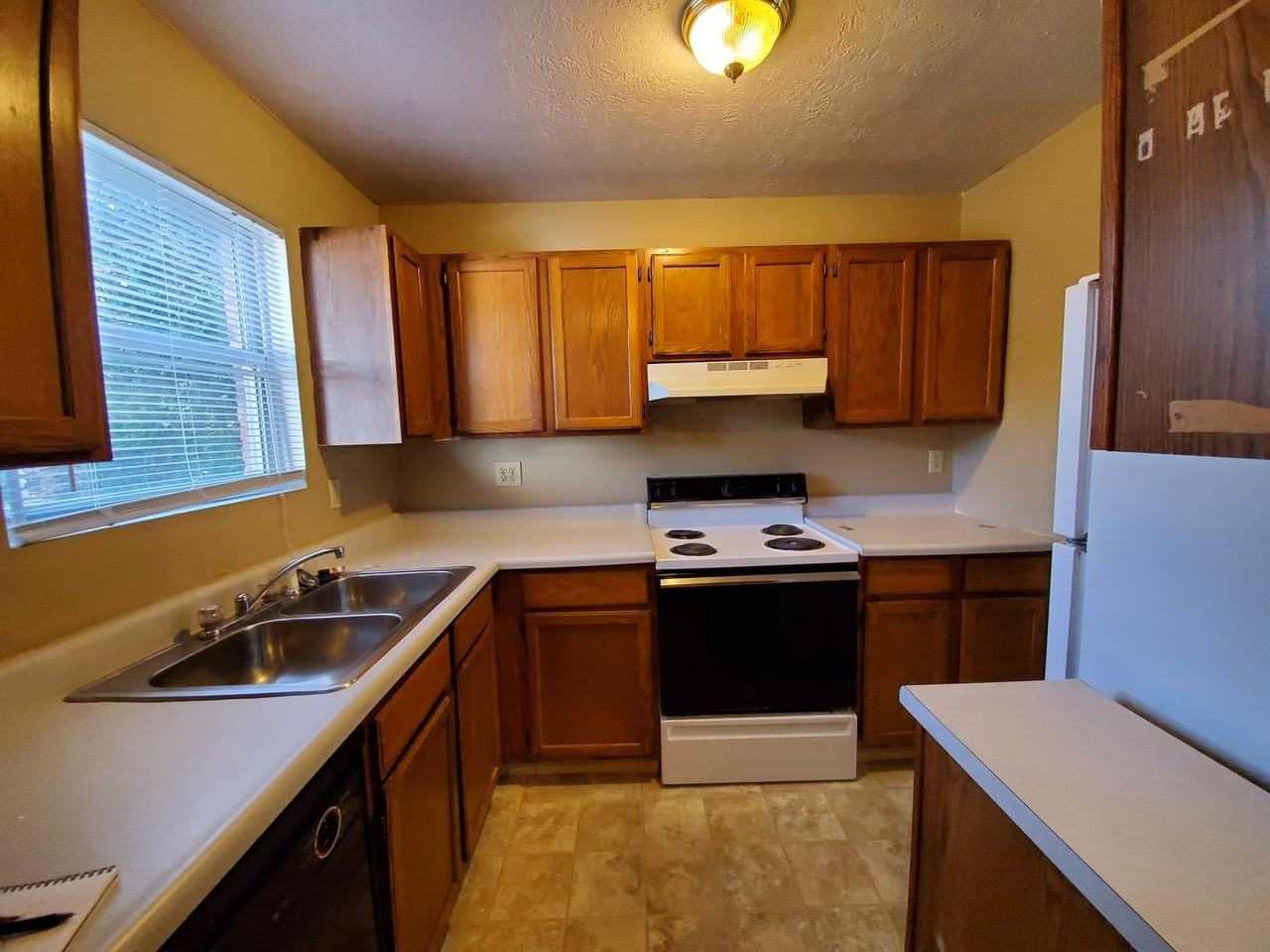 149 E Willow Ct - Photo 7 of 29