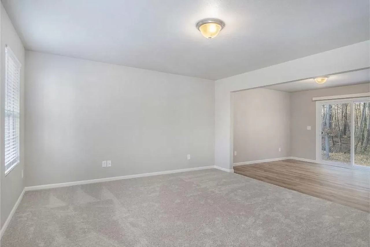 6354 Wood Hollow Ave - Photo 7 of 22