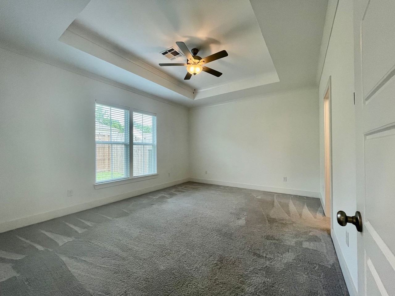 9135 Southlawn Dr - Photo 7 of 17