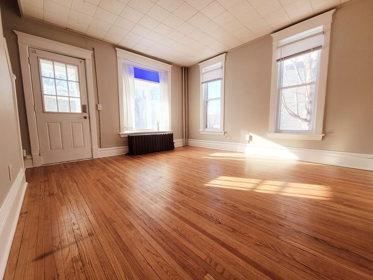 230 E Vine St - Photo 3 of 13