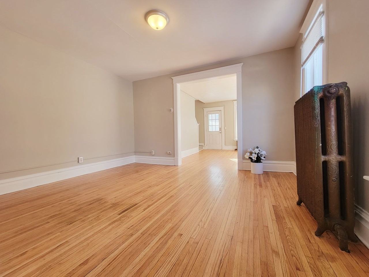 230 E Vine St - Photo 4 of 13