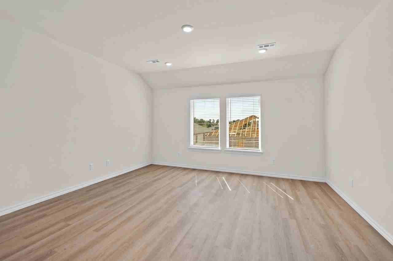 1317 Bates St - Photo 6 of 29