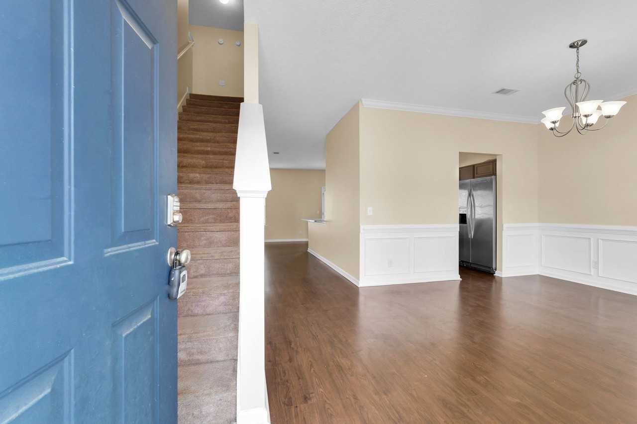 659 Red Oak Ln - Photo 3 of 50