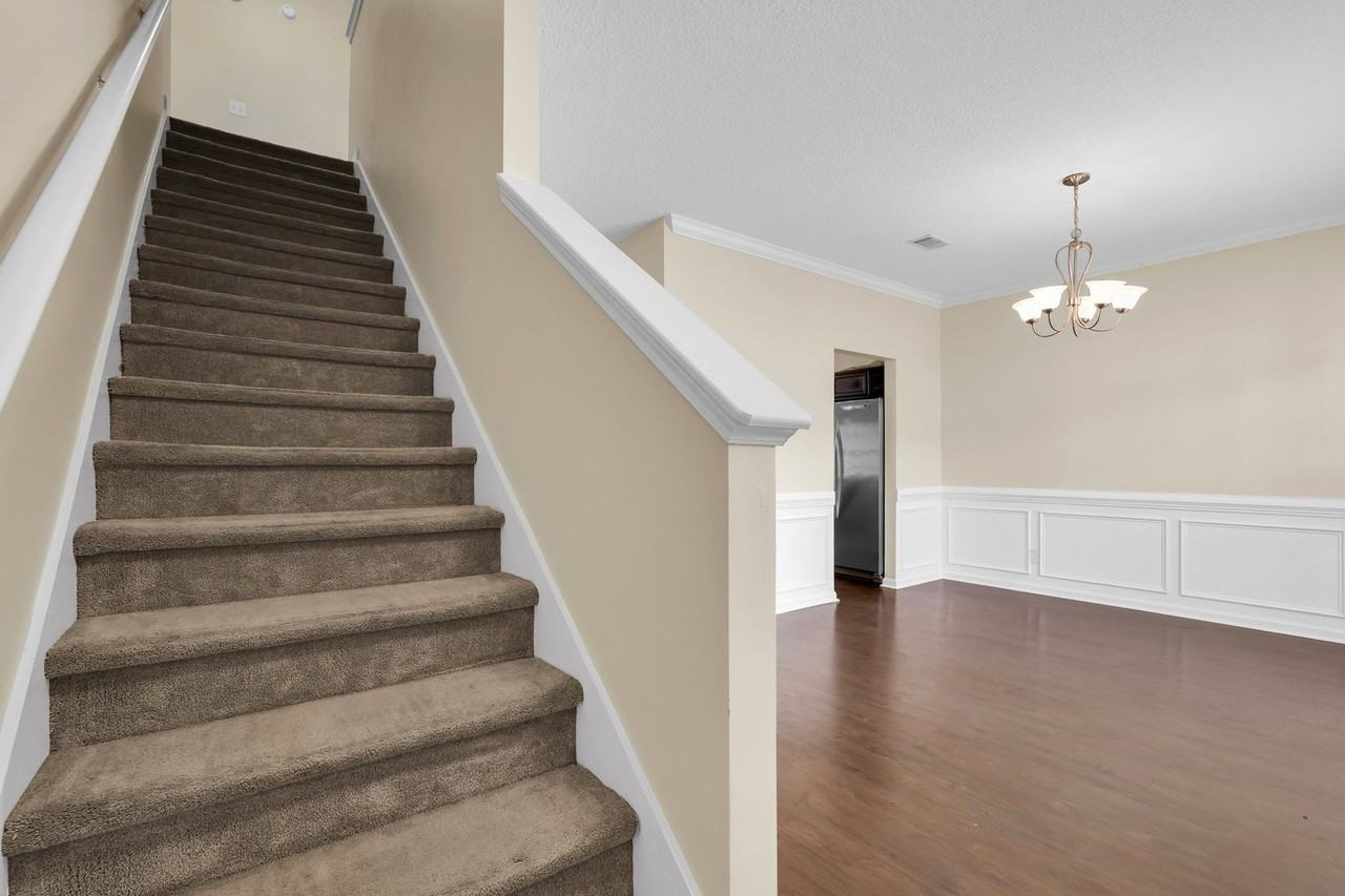 659 Red Oak Ln - Photo 4 of 50
