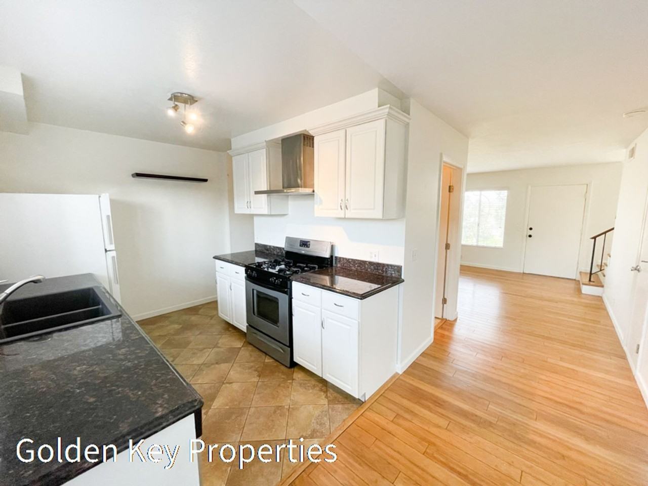 3580 Surf Pl - Photo 2 of 20