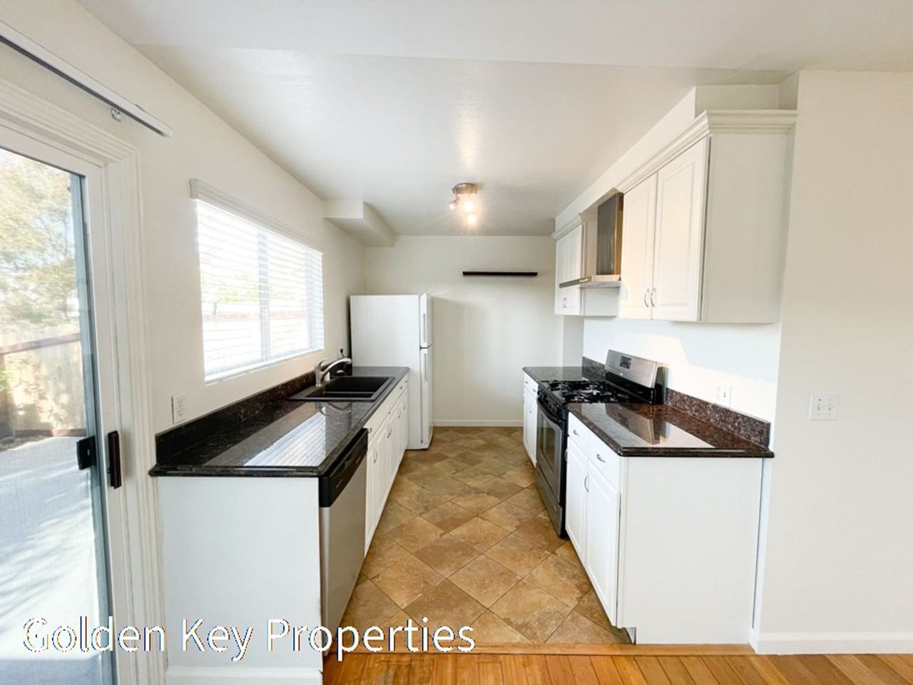 3580 Surf Pl - Photo 3 of 20