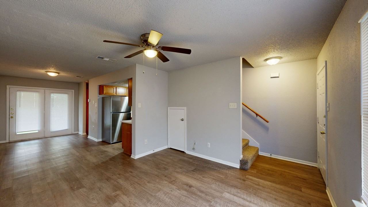 1300 Monroe Loop #A - Photo 6 of 25