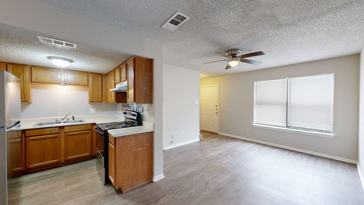 1300 Monroe Loop #A - Photo 4 of 25