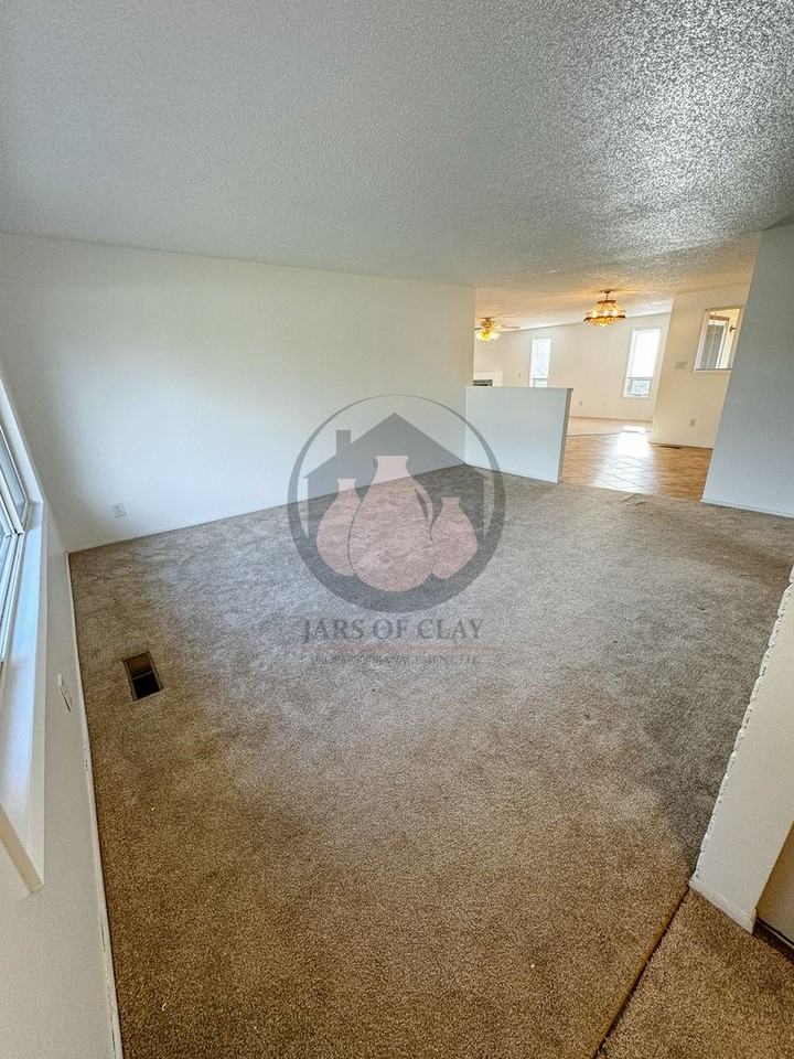 4965 Nina Ave Se - Photo 2 of 24