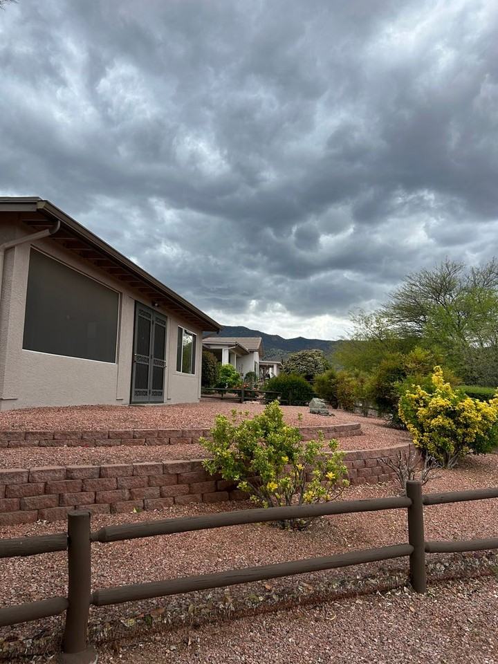 1900 W Desert Willow Dr - Photo 3 of 47