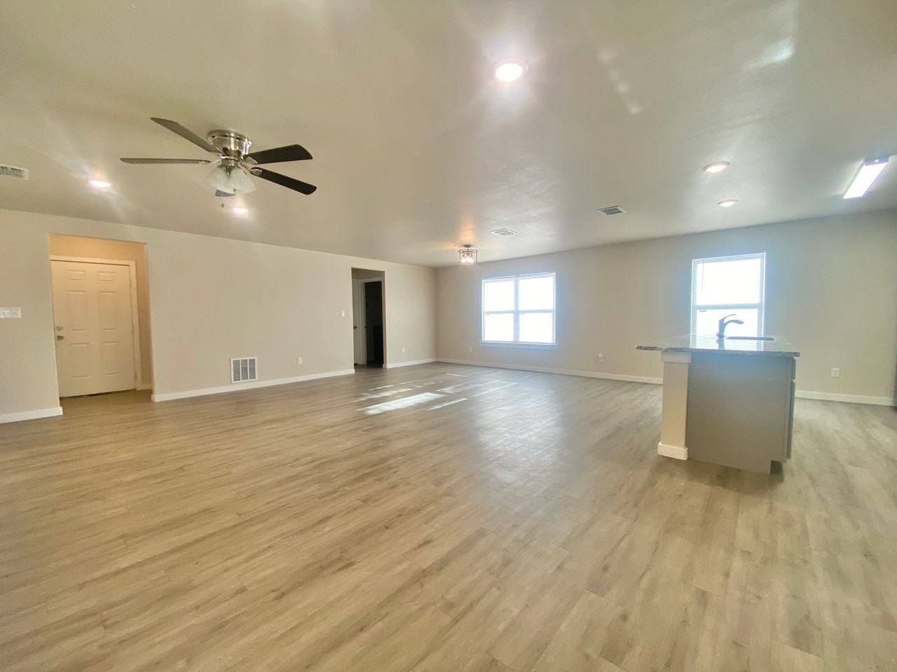 3111 Duke St - Photo 3 of 17