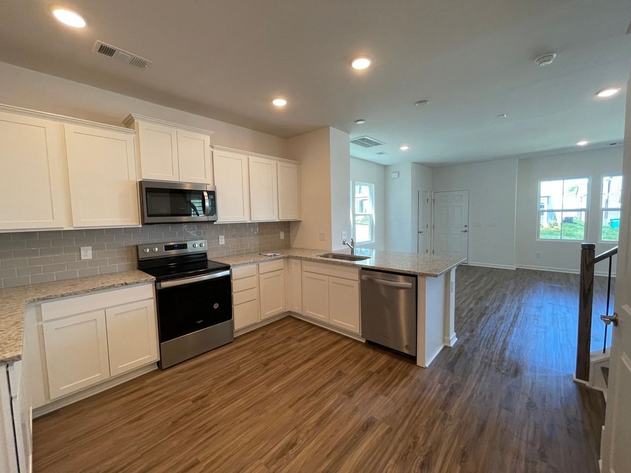 179 Oasis Dr - Photo 3 of 20